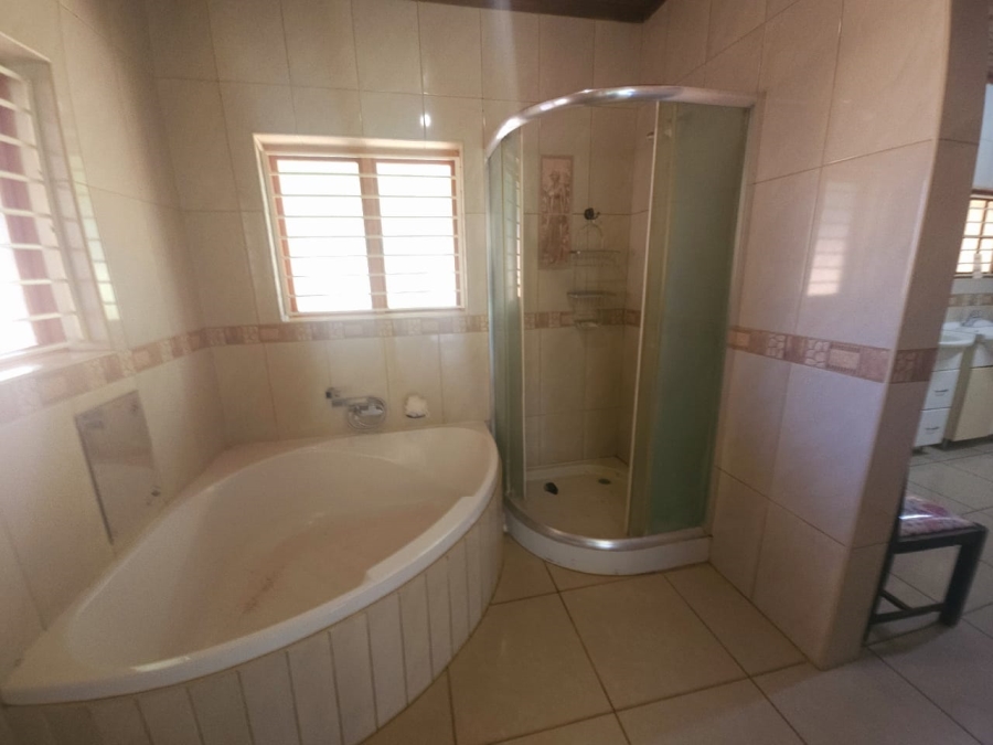 To Let 4 Bedroom Property for Rent in Hartbeespoort Rural North West